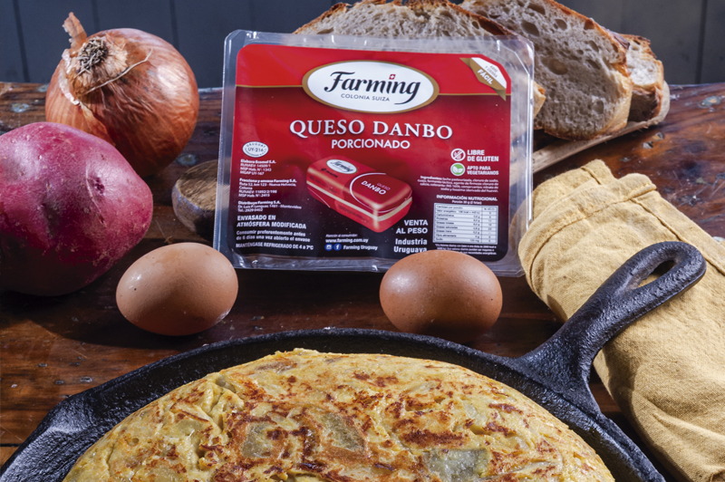 Tortilla de papa confitadas con tropezones de queso