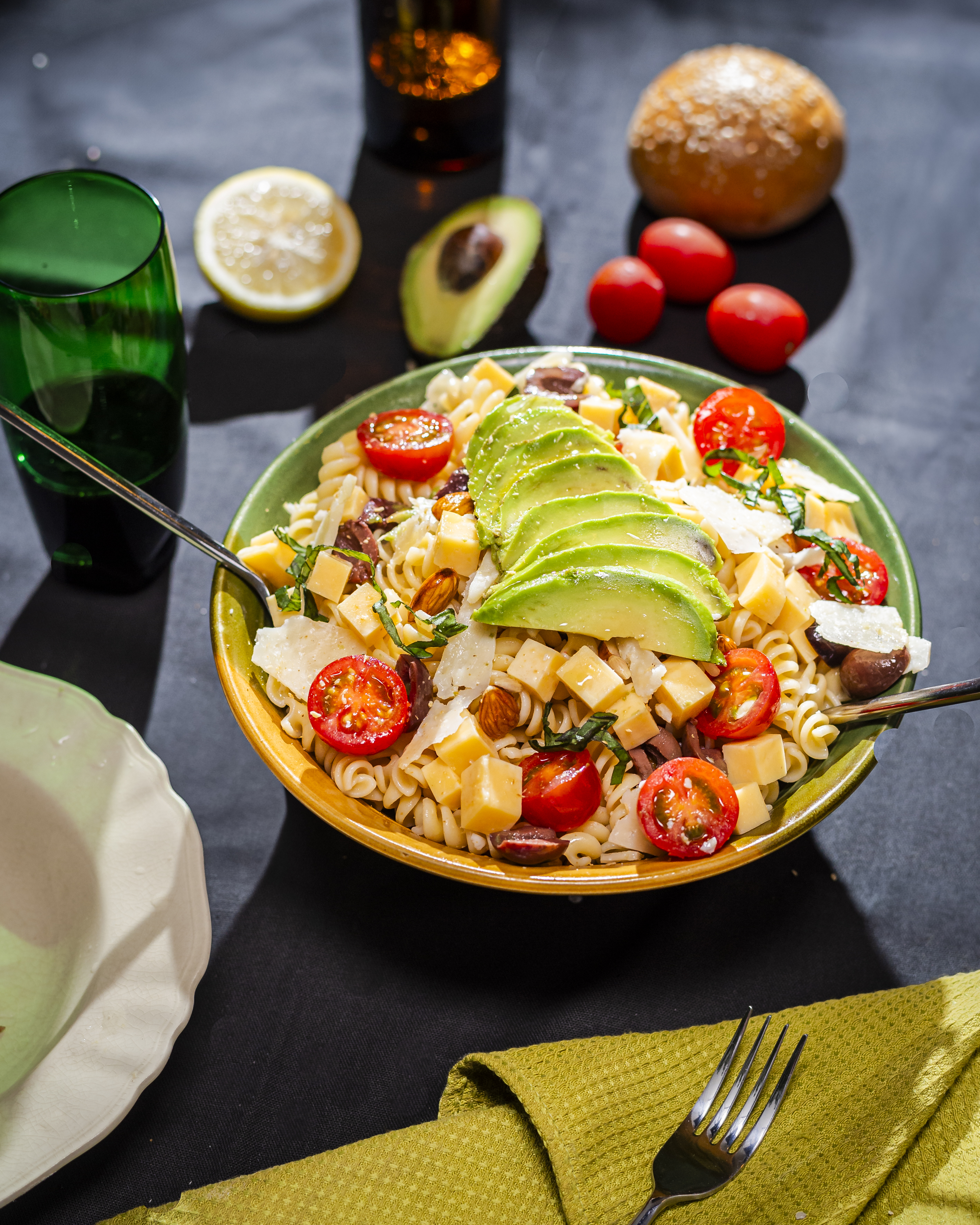 Ensalada fría de pasta con lascas de queso Viejo Español Tres Leches