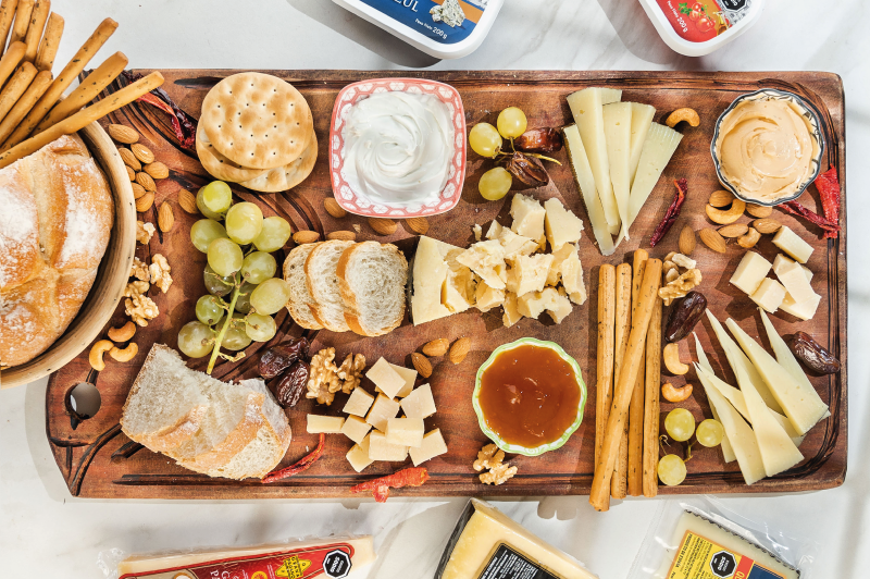 Tabla de quesos con fruta